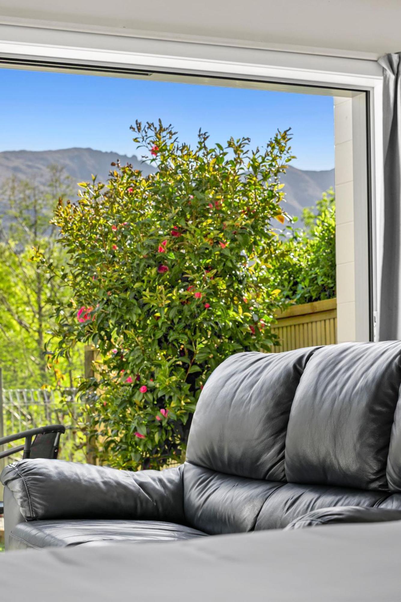 Asure Brookvale Motel Wanaka Bagian luar foto