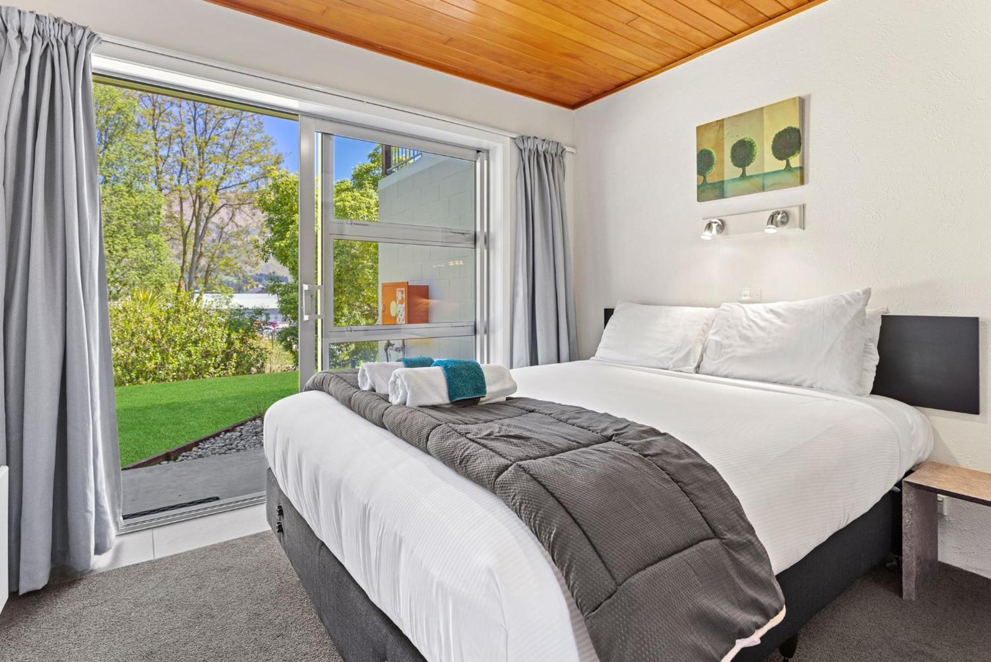 Asure Brookvale Motel Wanaka Bagian luar foto