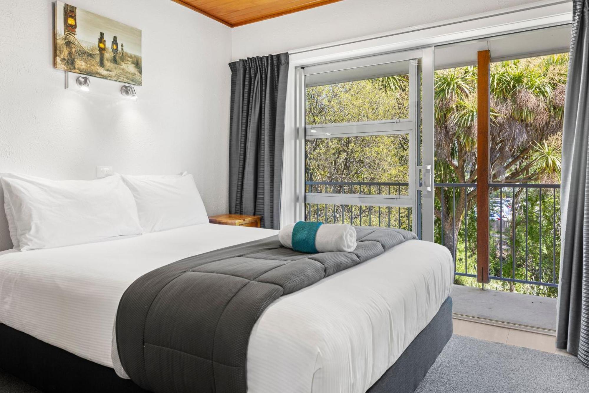 Asure Brookvale Motel Wanaka Bagian luar foto