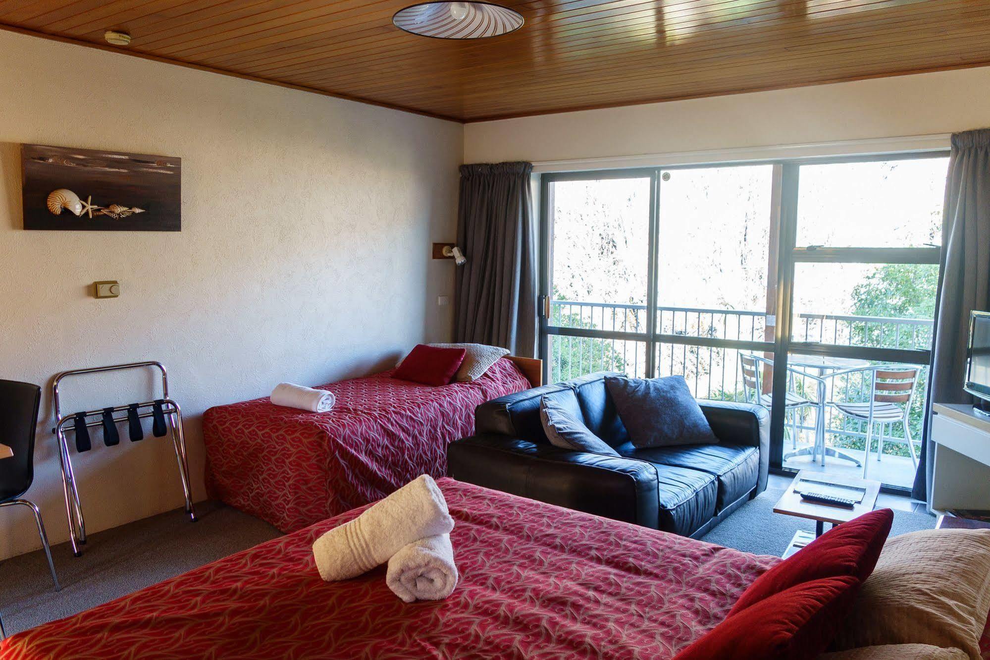 Asure Brookvale Motel Wanaka Bagian luar foto